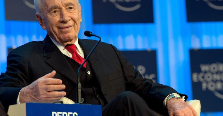 العمل الإسلامي يستنكر استقبال بيريز في "دافوس"