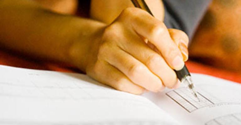 تبادل الاتهامات بين "التربية" و"المعلمين" حول تسريب الامتحان التحصيلي تبادل الاتهامات بين "التربية" و"المعلمين" حول تسريب الامتحان التحصيلي