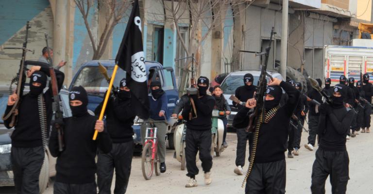 منتدون: الأسرة.. خط الدفاع الأول بمواجهة التطرف منتدون: الأسرة.. خط الدفاع الأول بمواجهة التطرف