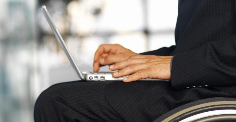 حق المعوقين في العمل… قانون لا ينسجم مع الواقع حق المعوقين في العمل… قانون لا ينسجم مع الواقع