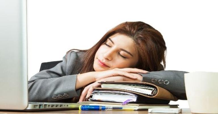 خبراء: سلوكيات الموظفين خلال "رمضان" تخفّض الدخل القومي خبراء: سلوكيات الموظفين خلال "رمضان" تخفّض الدخل القومي