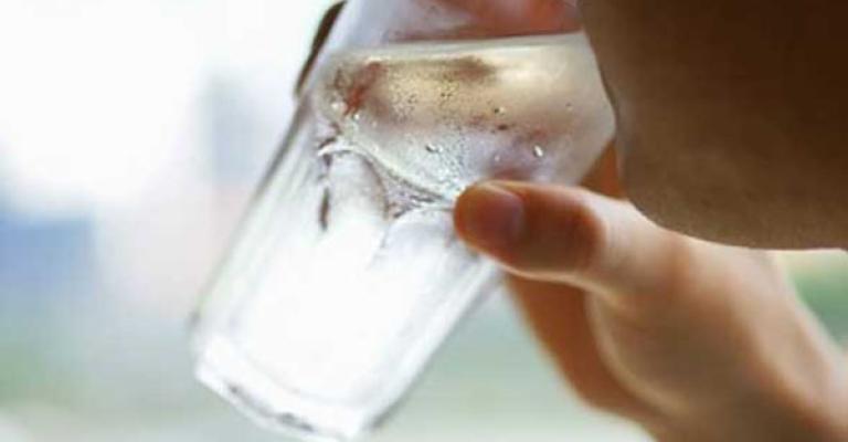 المجاهرة بالإفطار... "حق" يطلبه نشطاء ويرفضه المجتمع والدولة المجاهرة بالإفطار... "حق" يطلبه نشطاء ويرفضه المجتمع والدولة