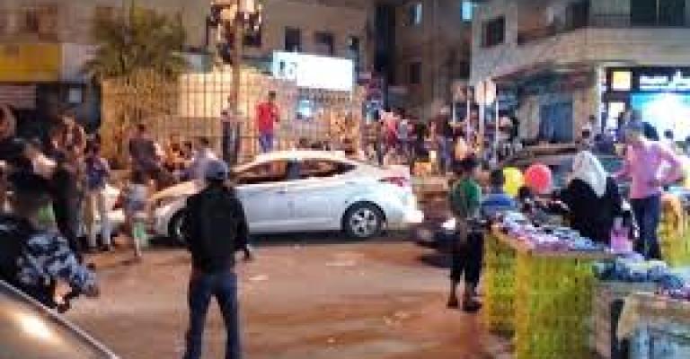 الكرك: اصحاب بسطات يرفضون قرار البلدية ويستأنفون اعمالهم