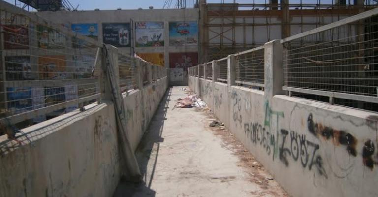 الاشغال : جسور المشاة في الزرقاء "آمنة 100%"