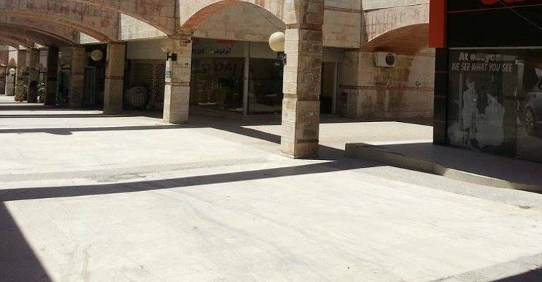 أصحاب مكاتب سيارات "الحدائق" يطالبون ببدائل أصحاب مكاتب سيارات "الحدائق" يطالبون ببدائل