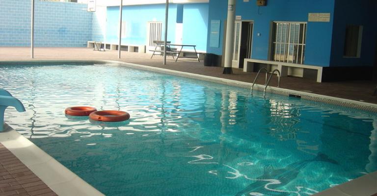 أحواض السباحة.. عندما تصبح "مكرهة" صحية أحواض السباحة.. عندما تصبح "مكرهة" صحية