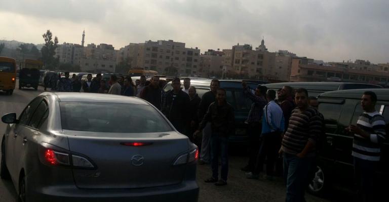 اعتصام لسائقي حافلات نقل الطلبة بانتظار تنظيم المهنة اعتصام لسائقي حافلات نقل الطلبة بانتظار تنظيم المهنة