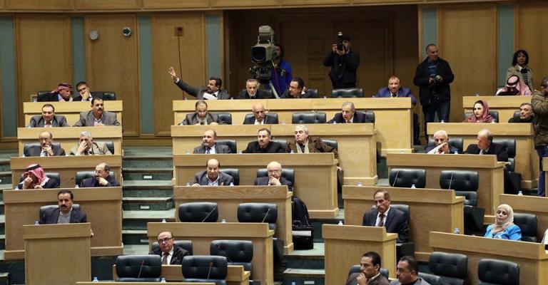 قراءة في "صفقة" الحكومة والمجلس الدائم للنواب