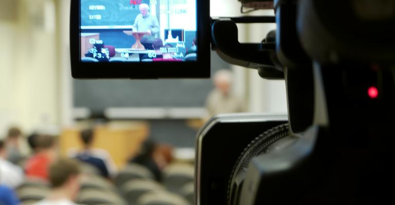 الإعلام السوري في بلدان اللجوء والسعي إلى الاحترافية الإعلام السوري في بلدان اللجوء والسعي إلى الاحترافية