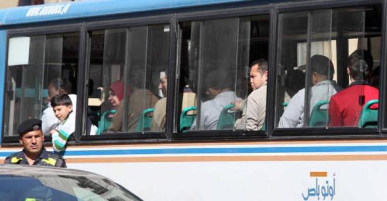 على قارعة طريق "النقل العام" على قارعة طريق "النقل العام"