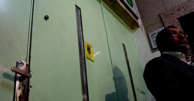 "الإخوان" والحكومة و"الشمع الأحمر" "الإخوان" والحكومة و"الشمع الأحمر"