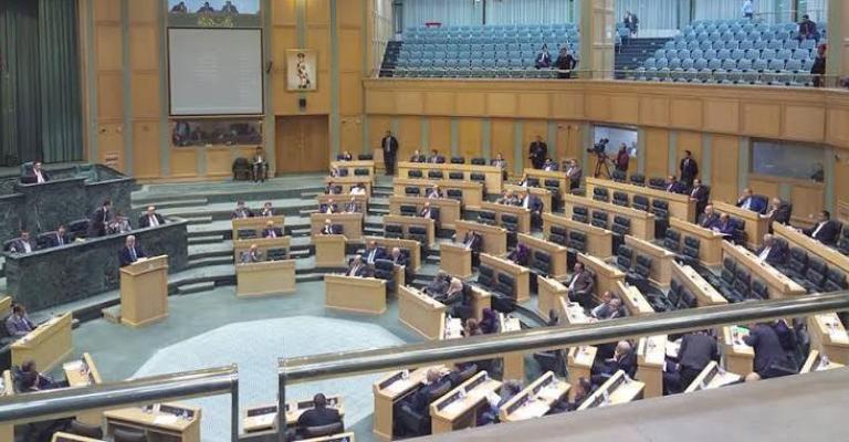 النواب يواصلون مناقشة بيان الحكومة.. وصحفيون مستاؤون من منع التصوير النواب يواصلون مناقشة بيان الحكومة.. وصحفيون مستاؤون من منع التصوير