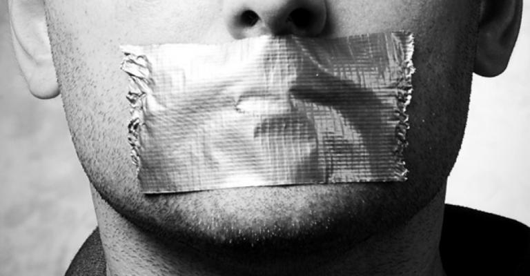 حقوقيون: تشريعات الرأي والتعبير لم ترتق بسقف الحريات حقوقيون: تشريعات الرأي والتعبير لم ترتق بسقف الحريات