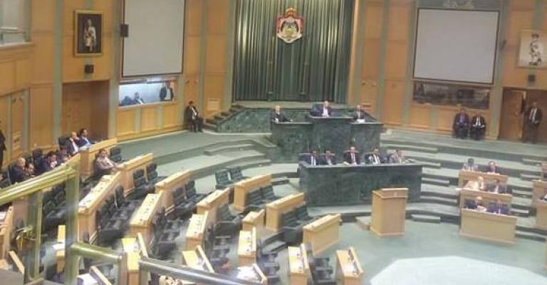 الزعبي يحتج على إحالته للجنة السلوك.. والحكومة ترد على أسئلة نيابية