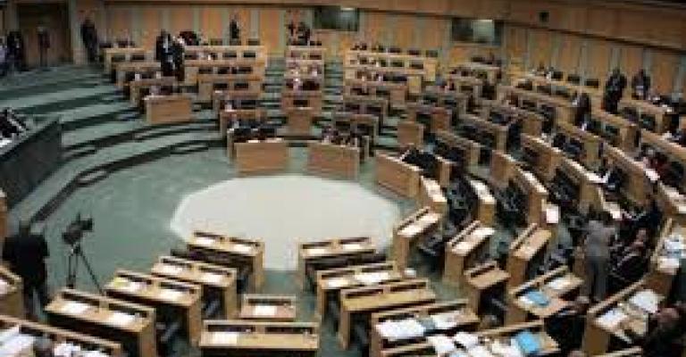 مذكرة نيابية تطالب بالعدول عن وقف الأعفاءات الطبية