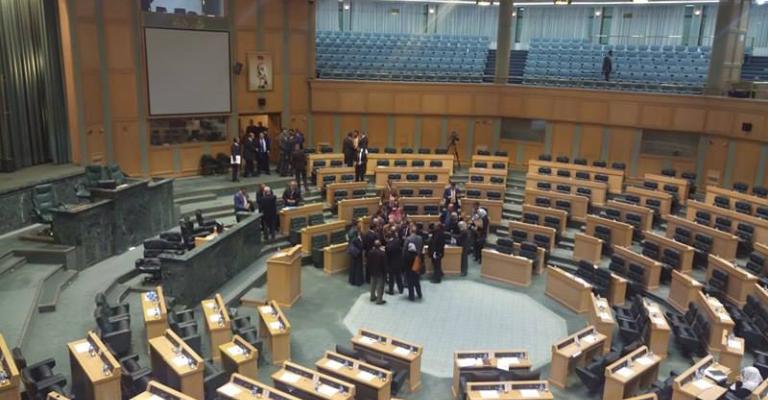 النواب يناقشون رفع الأسعار الثلاثاء