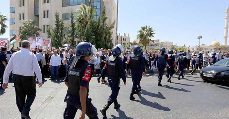 الإجراءات الحكومية وتململ الشارع