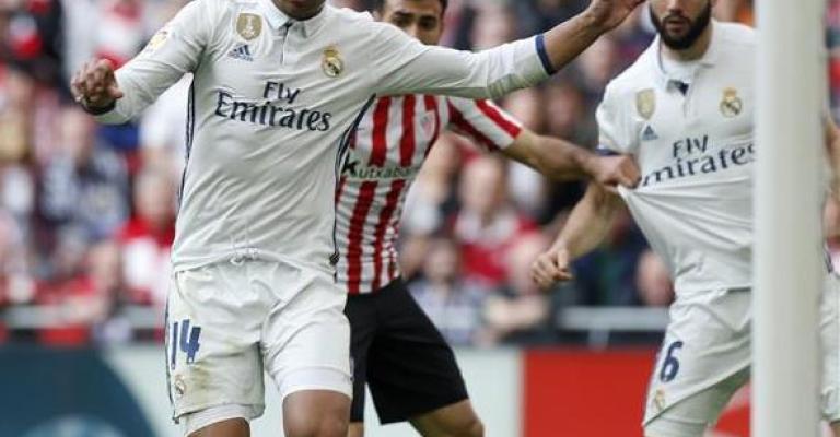 ريال مدريد يبتعد بفارق 5 نقاط عن برشلونة ريال مدريد يبتعد بفارق 5 نقاط عن برشلونة