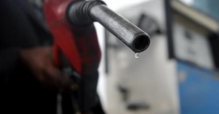 ترجيح تخفيض أسعار المحروقات الشهر المقبل ترجيح تخفيض أسعار المحروقات الشهر المقبل