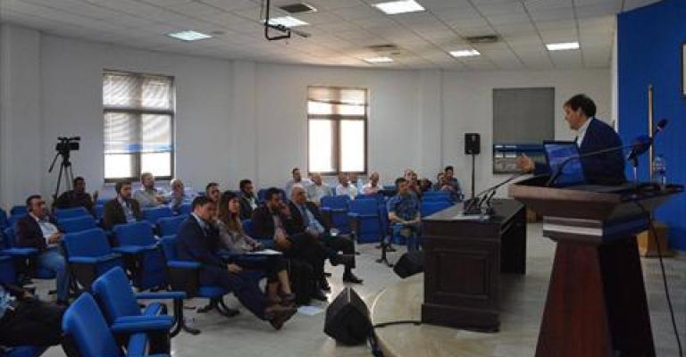 وفد "لا ليغا" يستعرض تجربته بتأسيس رابطة الأندية أمام "المحترفين"