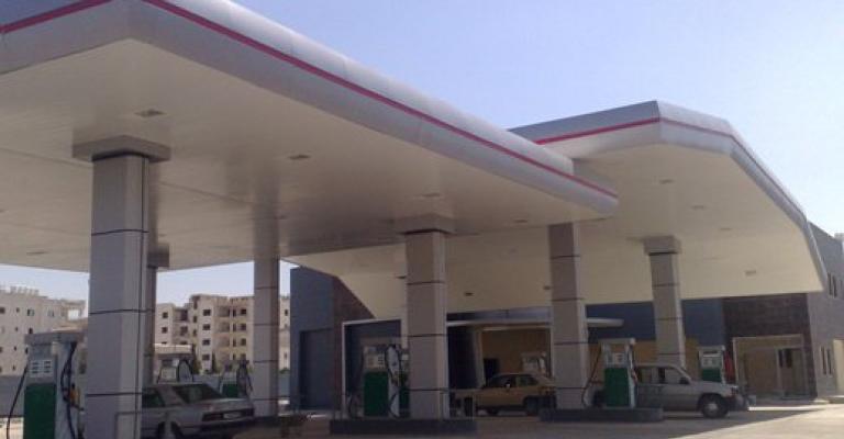 أصحاب المحطات: عشوائية ومزاجية بإصدار التصاريح أصحاب المحطات: عشوائية ومزاجية بإصدار التصاريح