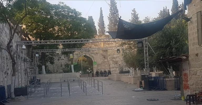 الأقصى بلا بوابات الكترونية أو كاميرات مراقبة الأقصى بلا بوابات الكترونية أو كاميرات مراقبة