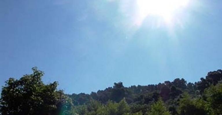 أجواء صيفية وارتفاع طفيف على درجات الحرارة أجواء صيفية وارتفاع طفيف على درجات الحرارة