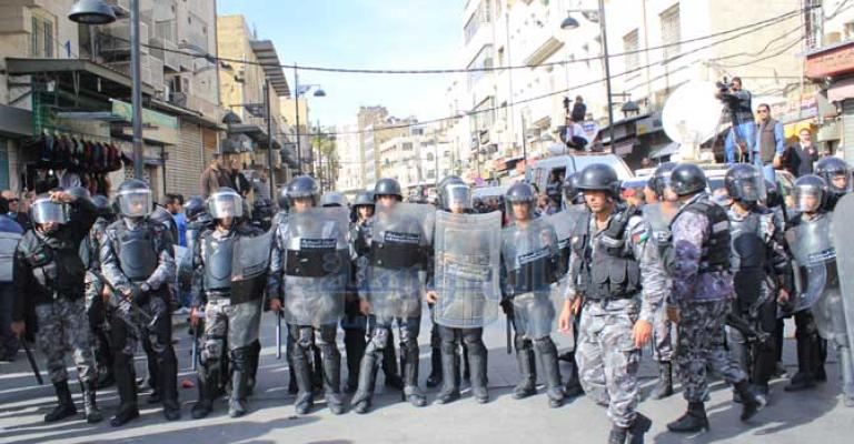 اعتداء على صناديق اقتراع بالموقر واحتجاج بالأشرفية اعتداء على صناديق اقتراع بالموقر واحتجاج بالأشرفية