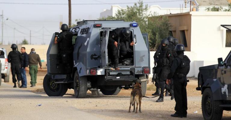 معان: مداهمات أمنية والقبض على مطلوبين ومشبوهين معان: مداهمات أمنية والقبض على مطلوبين ومشبوهين