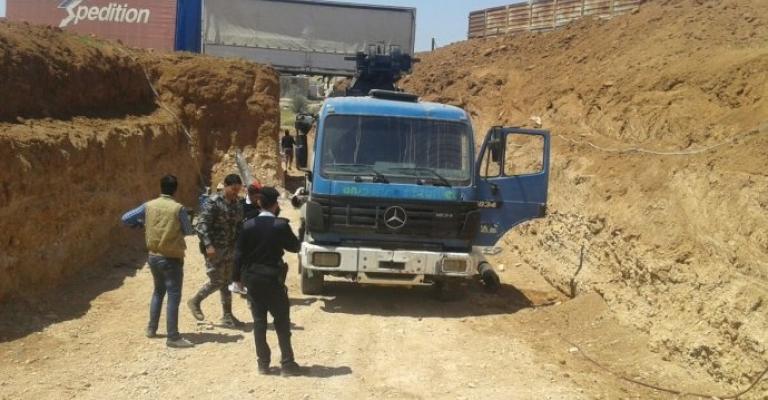 ضبط حفارتين مخالفتين في الرمثا والأزرق ضبط حفارتين مخالفتين في الرمثا والأزرق