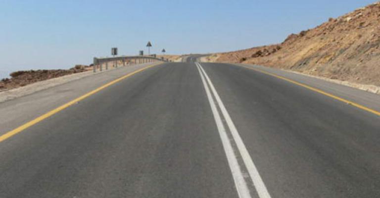 إغلاق طريق الموجب أمام الشاحنات إغلاق طريق الموجب أمام الشاحنات