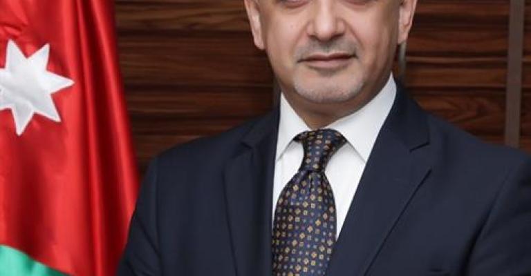 مطالبة بعدم رفع ضريبة المبيعات على المواد الغذائية الاساسية مطالبة بعدم رفع ضريبة المبيعات على المواد الغذائية الاساسية