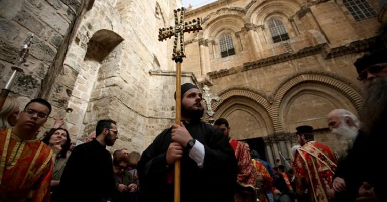 الملك يؤكد وصايته على مقدسات القدس ويندد بمصادرتها الملك يؤكد وصايته على مقدسات القدس ويندد بمصادرتها