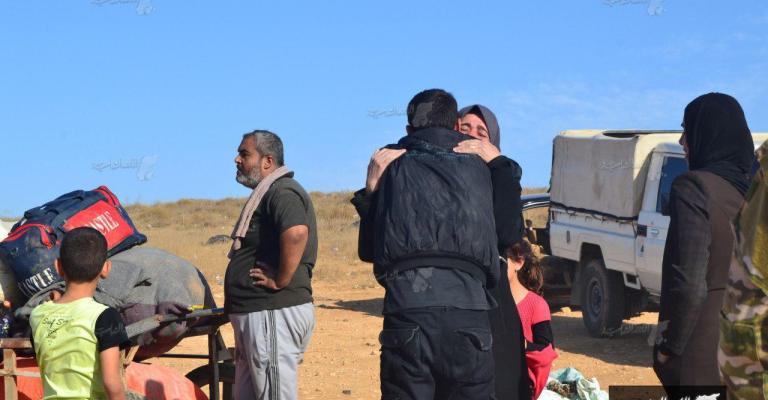 21 عائلة تدخل سوريا قادمة من الأردن منهم أشخاص تم ترحيلهم قسراً 21 عائلة تدخل سوريا قادمة من الأردن منهم أشخاص تم ترحيلهم قسراً