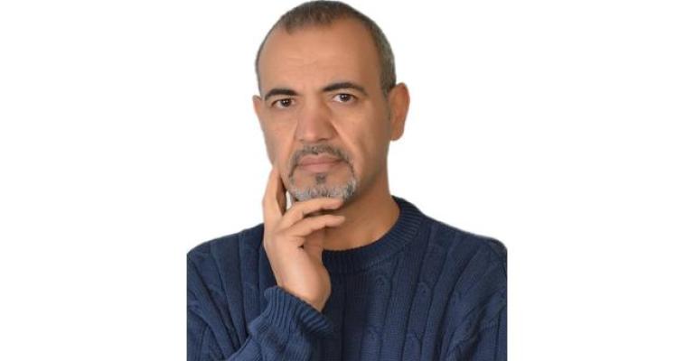 رسام الكاريكاتور حجاج يعتذر ويناشد ب "عدم تضخيم القضية" رسام الكاريكاتور حجاج يعتذر ويناشد ب "عدم تضخيم القضية"