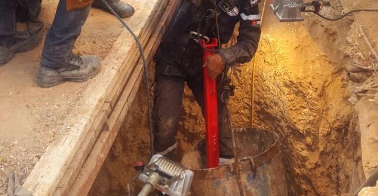 انتشال جثة عشريني من داخل بئر في جرش انتشال جثة عشريني من داخل بئر في جرش
