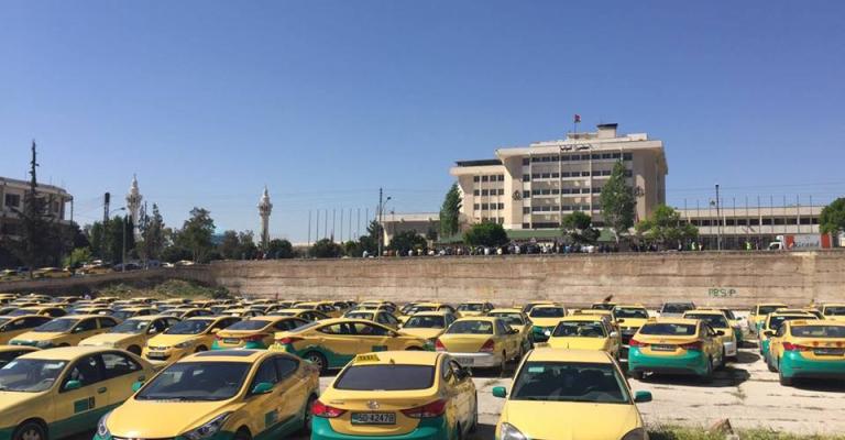 سائقو تكاسي يضربون عن العمل سائقو تكاسي يضربون عن العمل