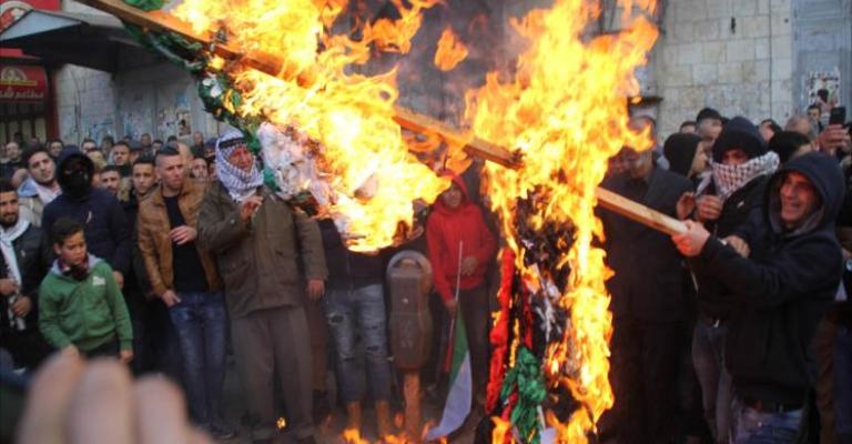 مظاهرات حاشدة في فلسطين نصرة للاقصى ومواجهات مع قوات الاحتلال مظاهرات حاشدة في فلسطين نصرة للاقصى ومواجهات مع قوات الاحتلال