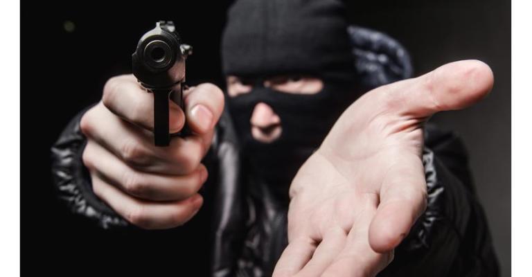 الامن يكشف زيف ادعاء احد المحاسبين بتعرضه للسطو الامن يكشف زيف ادعاء احد المحاسبين بتعرضه للسطو