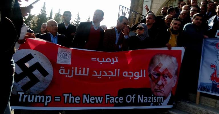 ملتقى نقابي يدعو لتشكيل لجنة للتصدي لقرار نقل السفارة ملتقى نقابي يدعو لتشكيل لجنة للتصدي لقرار نقل السفارة