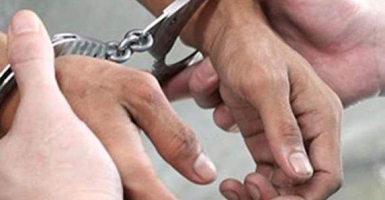 القبض على شخصين ظهرا في فيديو الاعتداء على مواطن