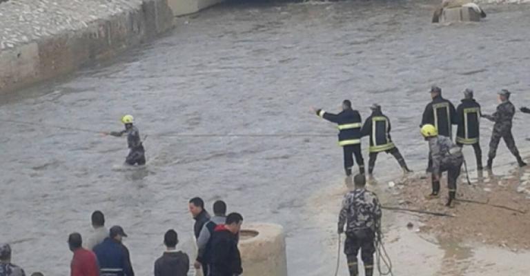 مواصلة البحث عن شاب غرق سيل الزرقاء