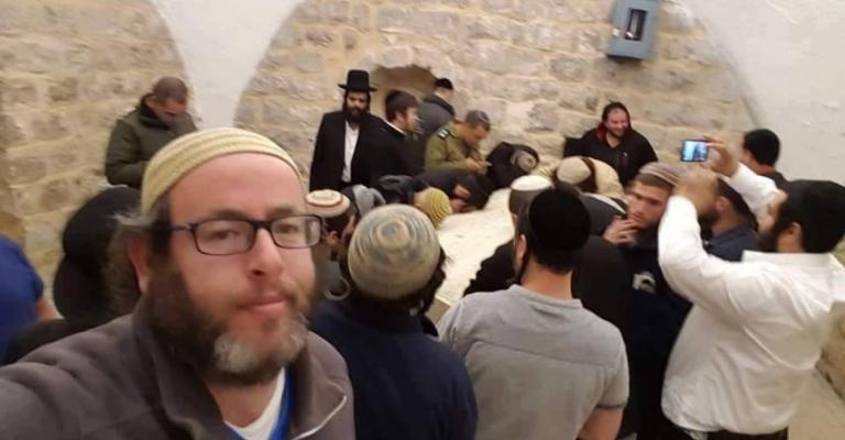 مئات المستوطنين يقتحمون "قبر يوسف" في نابلس