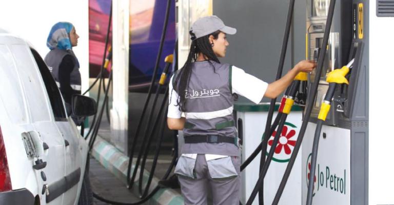 تحليل: المواطن الأردني يدفع 40 قرشا زيادة على كل لتر (بنزين 90) تحليل: المواطن الأردني يدفع 40 قرشا زيادة على كل لتر (بنزين 90)