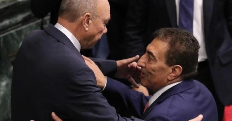 حسم الخلاف حول "المسؤولية الطبية" وجدل بين الفايز والطراونة