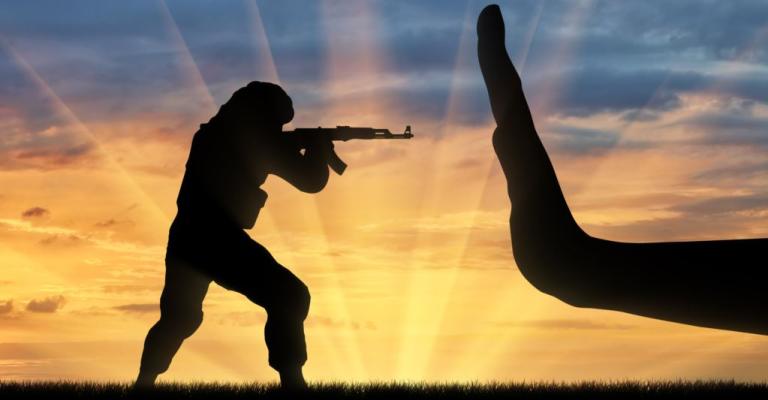 الرد على الإرهاب القاتل بالتشبث بالحياة والفرح