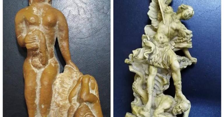 الامن يحبط بيع قطع اثرية وعملة اجنبية مزيفة الامن يحبط بيع قطع اثرية وعملة اجنبية مزيفة