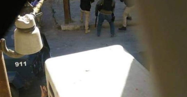 مداهمات في حي الطفايلة على خلفية فيديو لمروجي مخدرات مداهمات في حي الطفايلة على خلفية فيديو لمروجي مخدرات