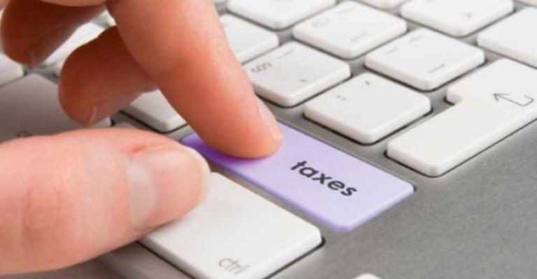 الحكومة تعفي وتخفض ضريبة المبيعات على سلع طازجة الحكومة تعفي وتخفض ضريبة المبيعات على سلع طازجة