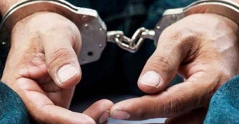 القبض على شخص من جنسية عربية ظهر خلال «مقطع فيديو» يقوم باحراق ورقة نقد اردنية القبض على شخص من جنسية عربية ظهر خلال «مقطع فيديو» يقوم باحراق ورقة نقد اردنية
